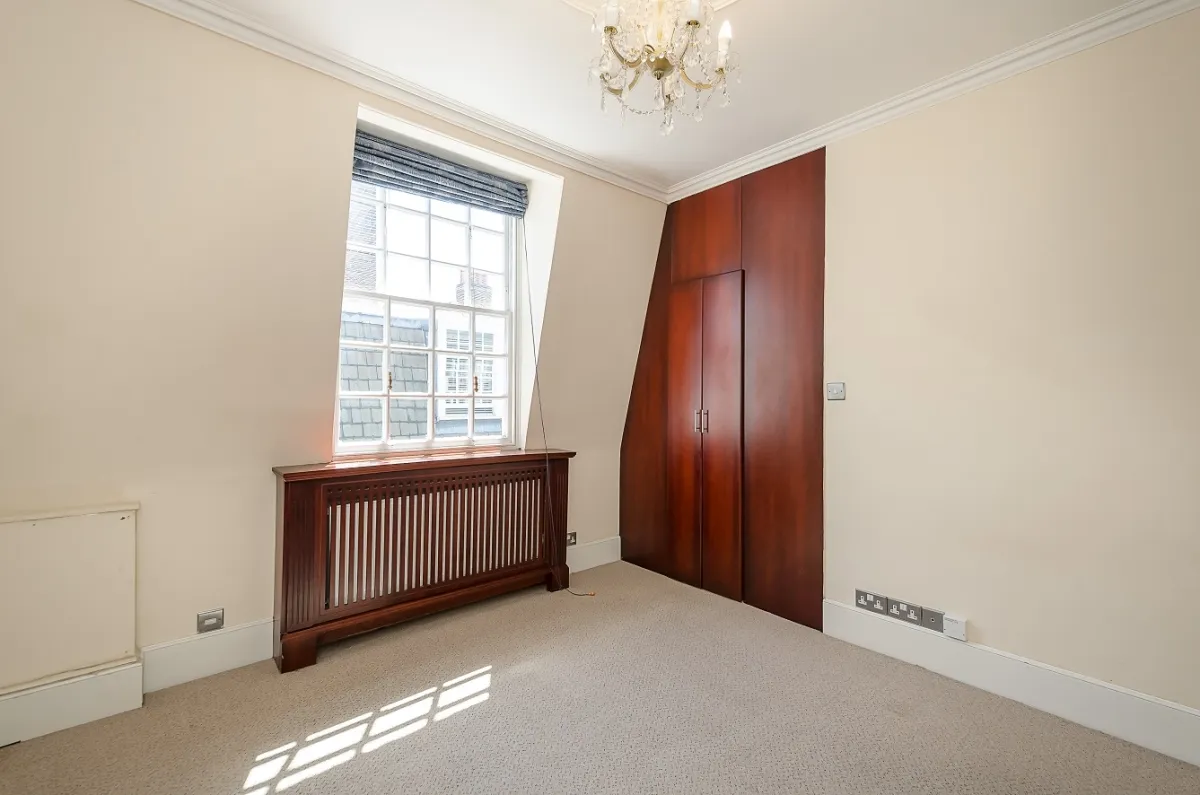 St. Johns Wood High Street, St Johns Wood, London, NW8, photo 6