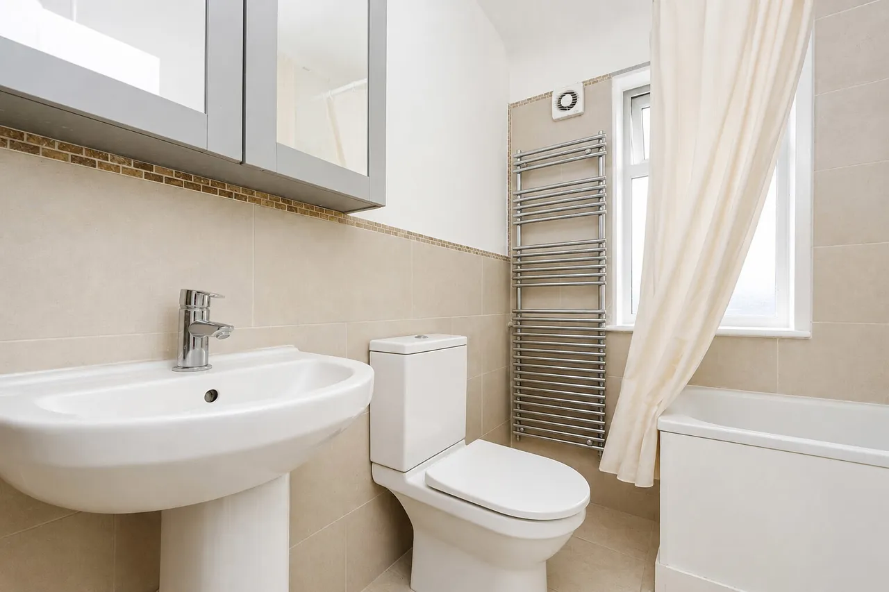 Wingrove Road, London, SE6, photo 10