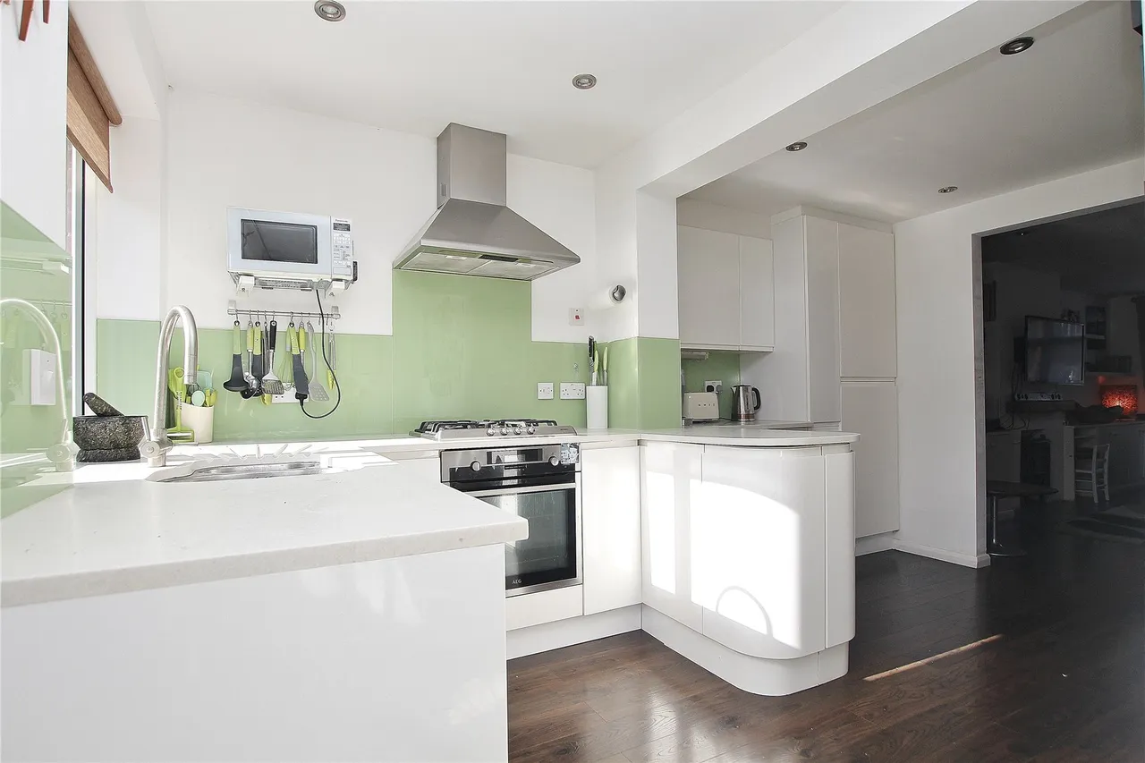 Connaught Crescent, Brookwood, GU24, photo 7