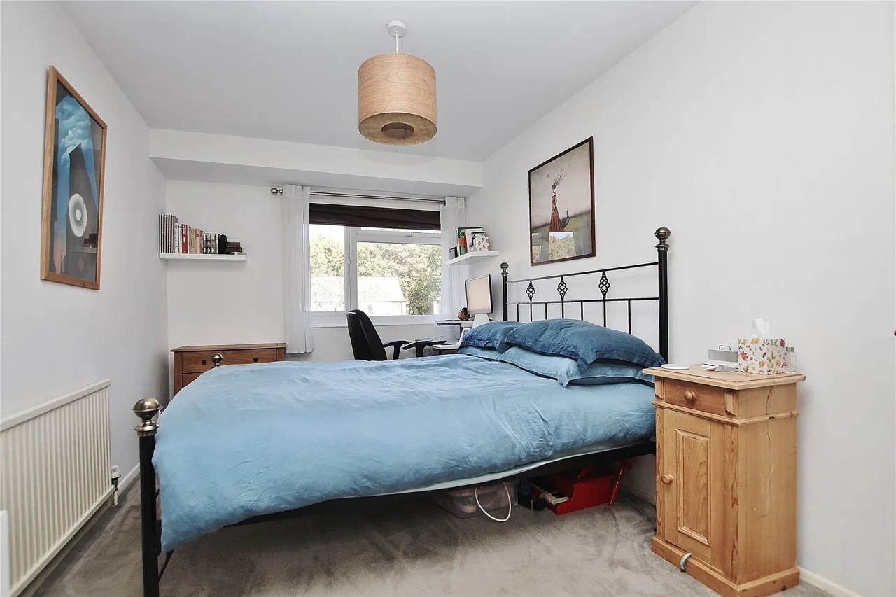 Connaught Crescent, Brookwood, GU24, photo 11