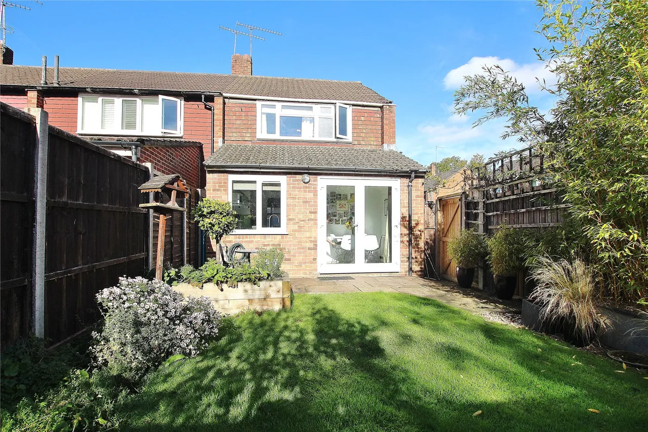 Connaught Crescent, Brookwood, GU24, photo 15