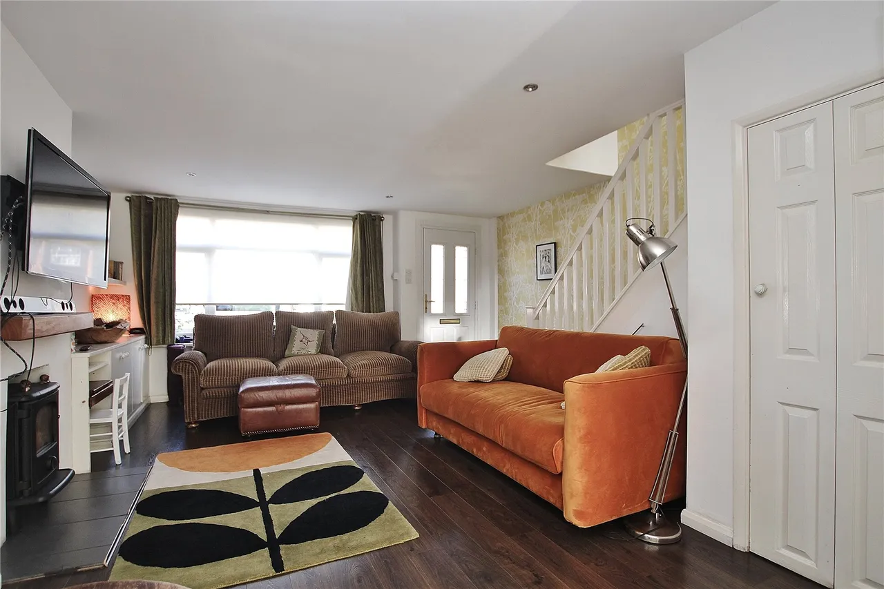 Connaught Crescent, Brookwood, GU24, photo 2