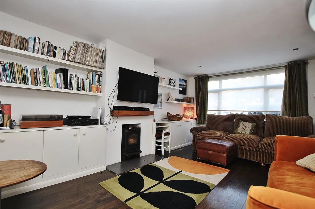 Connaught Crescent, Brookwood, GU24, photo 4