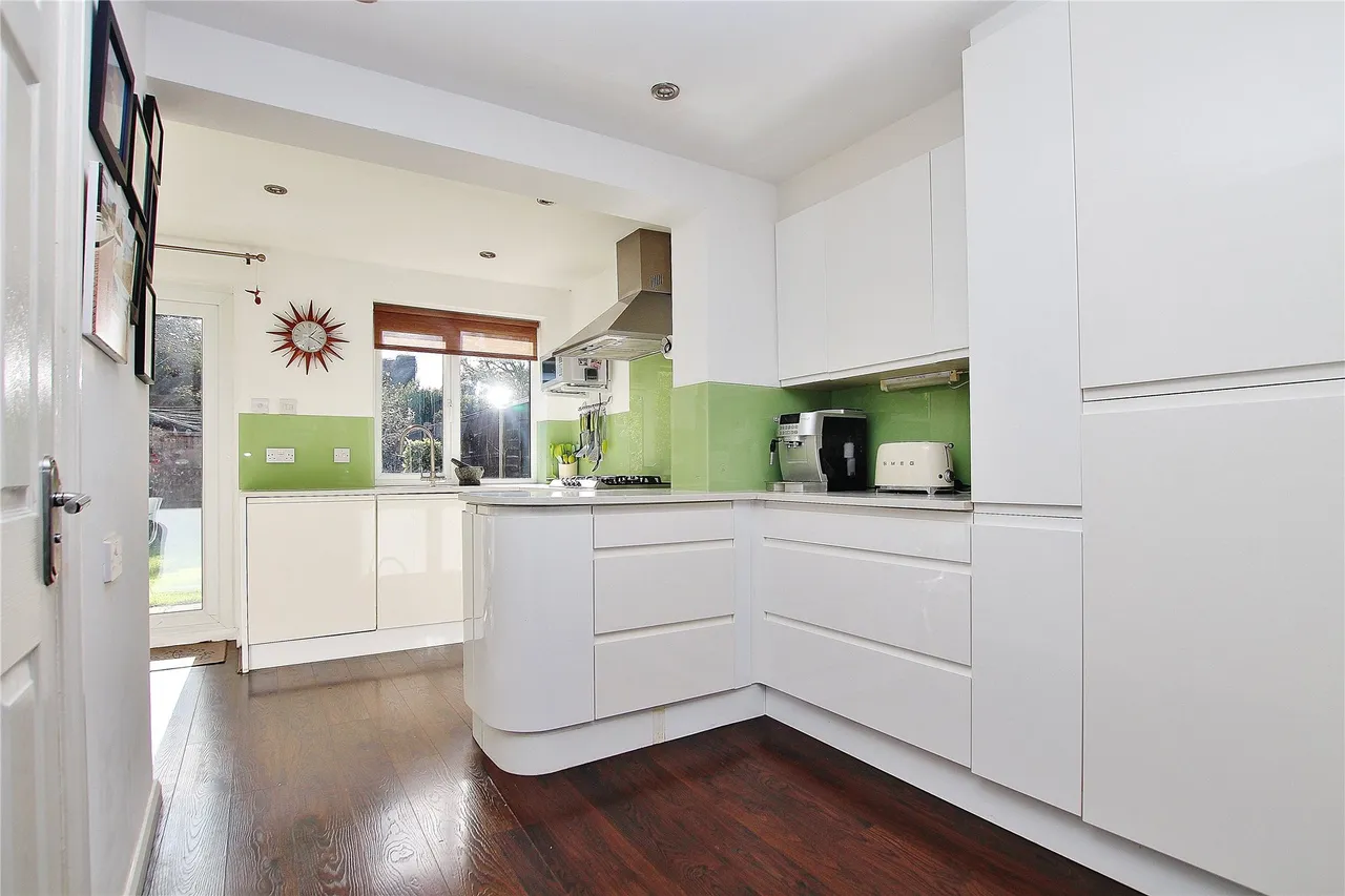 Connaught Crescent, Brookwood, GU24, photo 6