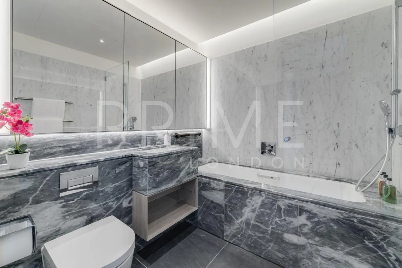 Nine Elms Lane, Nine Elms, SW8, photo 6