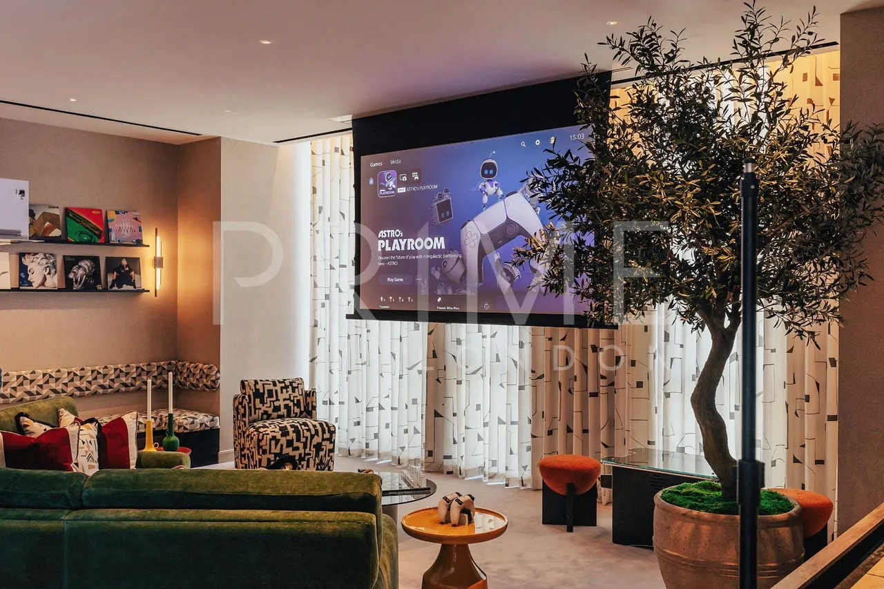 Nine Elms Lane, Nine Elms, SW8, photo 10