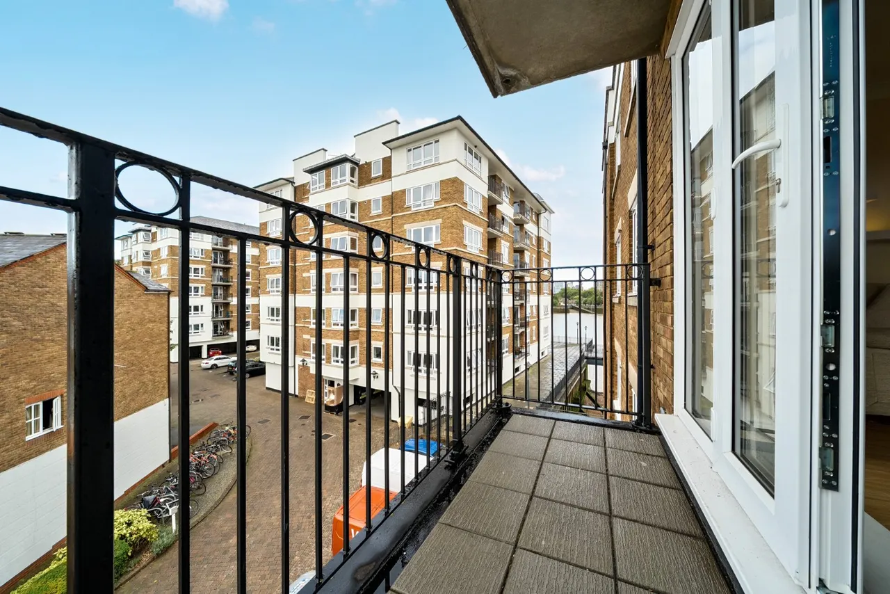 Abbotshade Road, Canada Water, London, SE16, photo 2