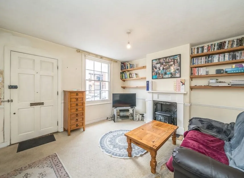 St. Johns Road, Isleworth, TW7, photo 2