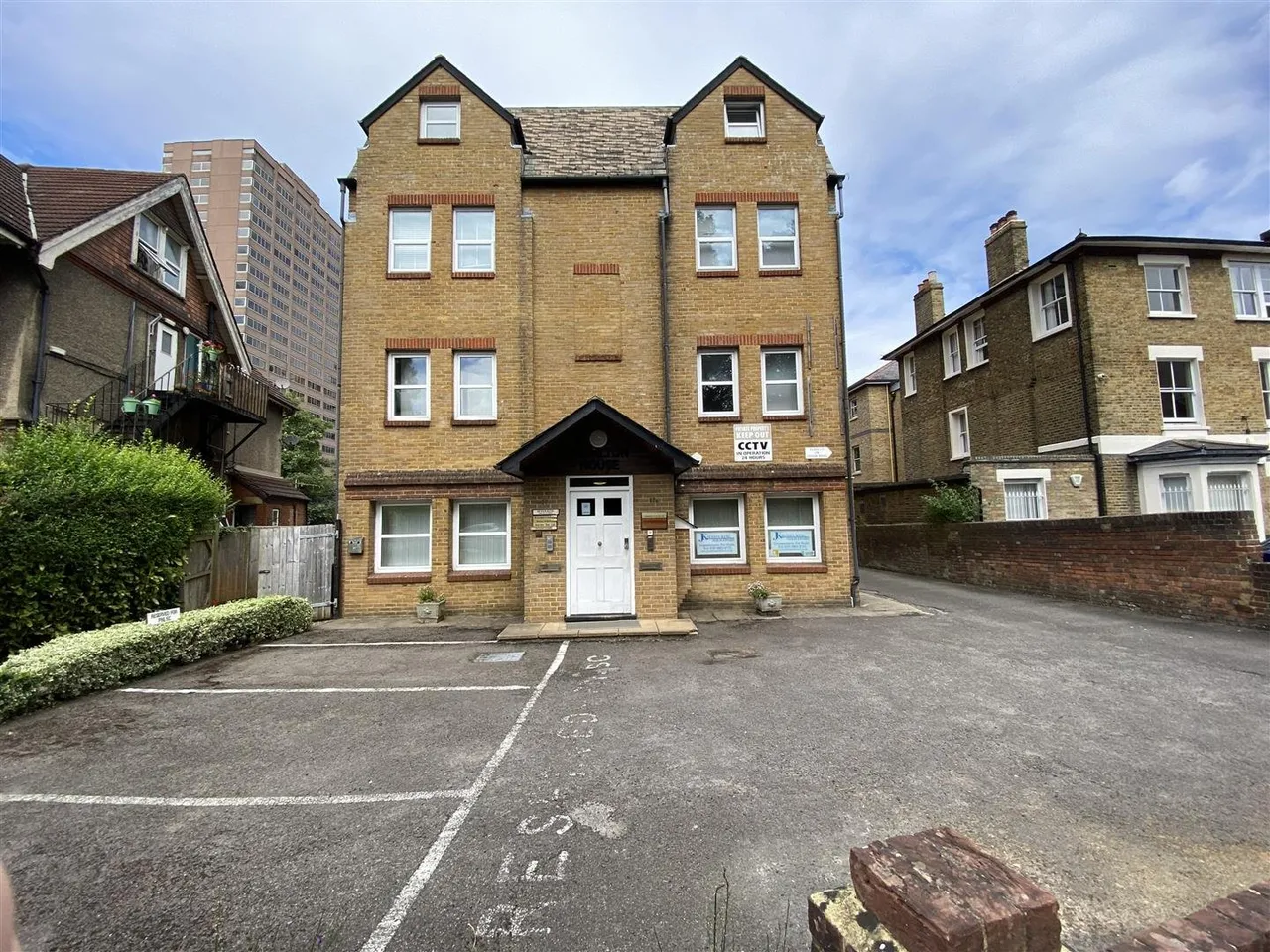 2 bed flat for sale, Cedar Road, Sutton, SM2