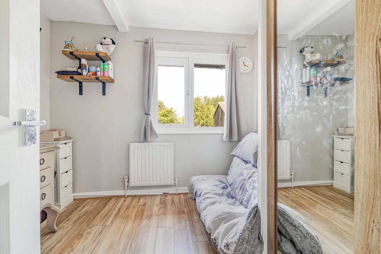 Persimmon Walk, Newmarket, CB8, photo 11