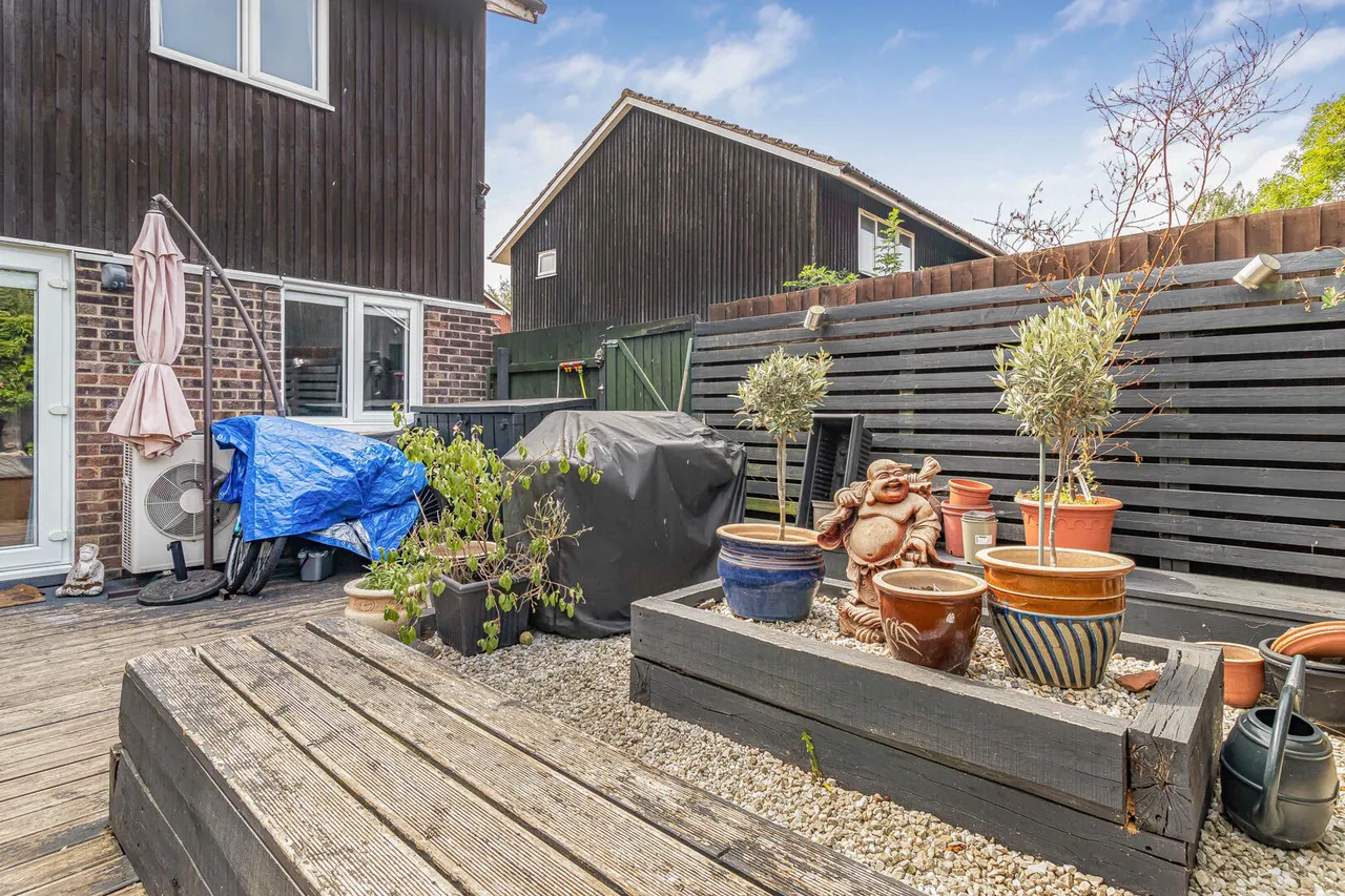 Persimmon Walk, Newmarket, CB8, photo 12