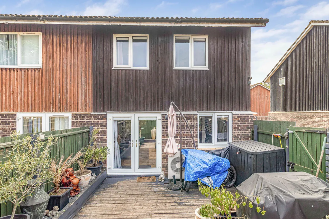 Persimmon Walk, Newmarket, CB8, photo 14