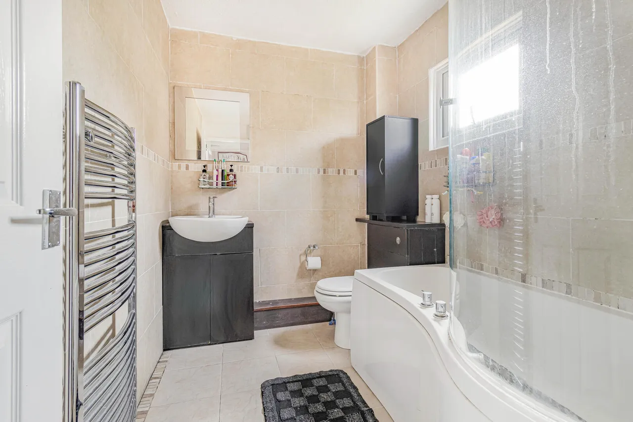 Persimmon Walk, Newmarket, CB8, photo 10