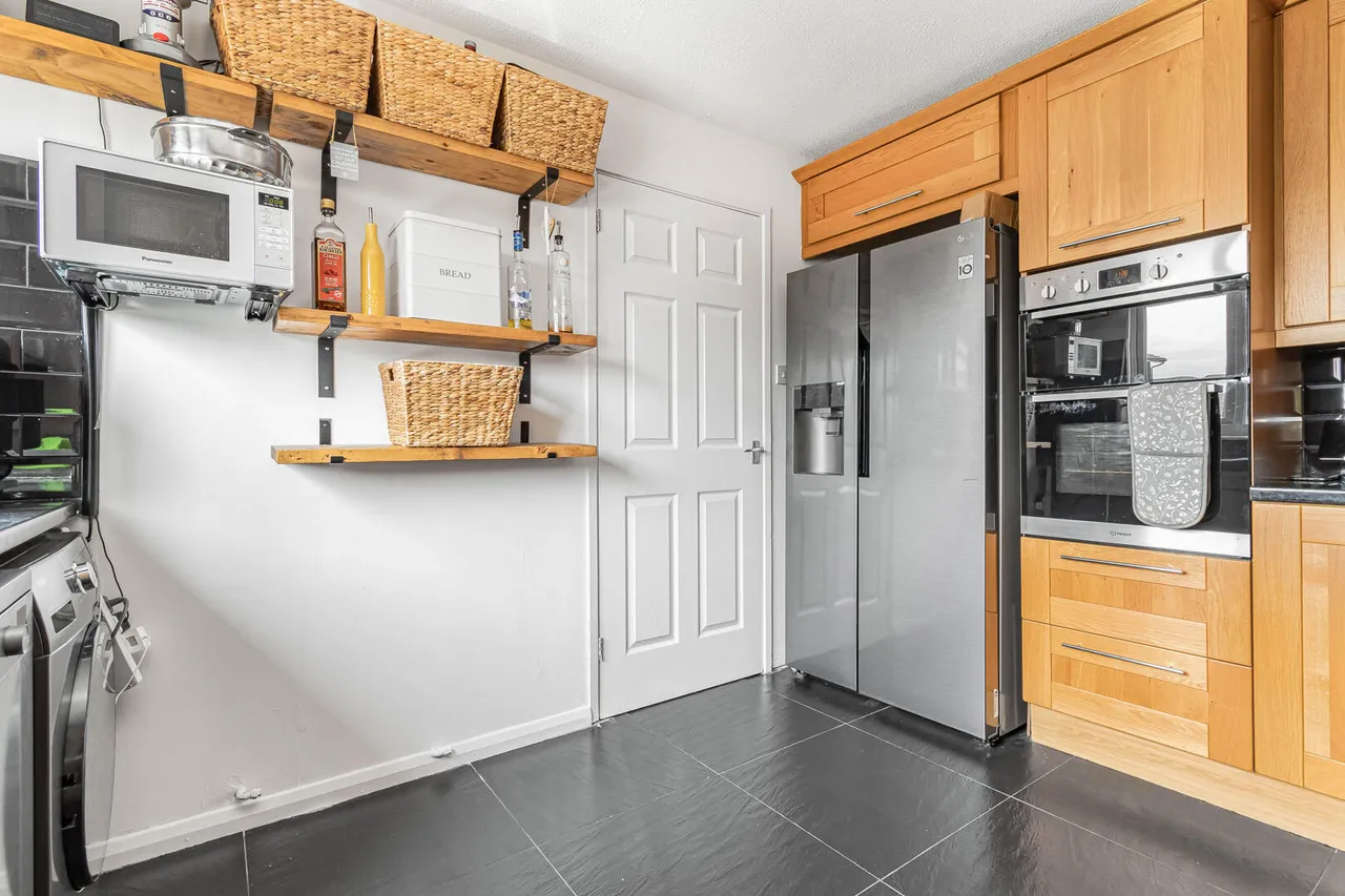Persimmon Walk, Newmarket, CB8, photo 5