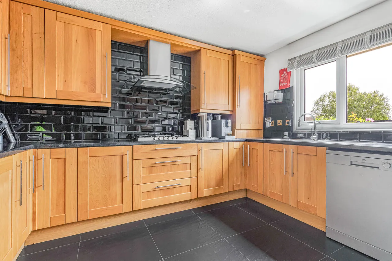 Persimmon Walk, Newmarket, CB8, photo 4