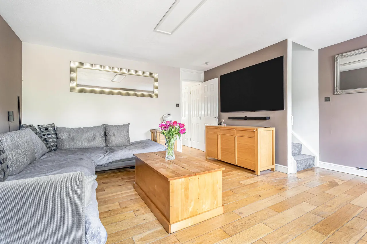 Persimmon Walk, Newmarket, CB8, photo 6