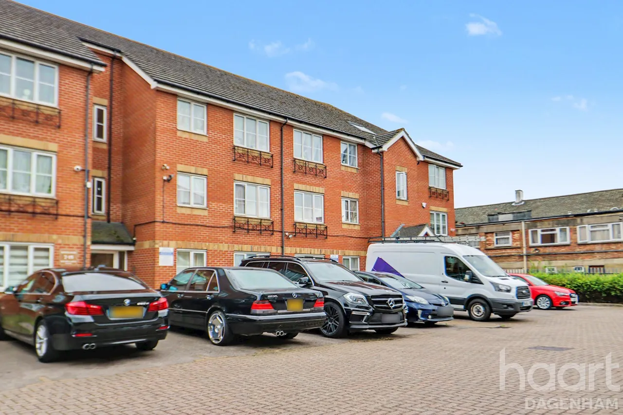 2 bed flat for sale, Review Road, Dagenham, RM10
