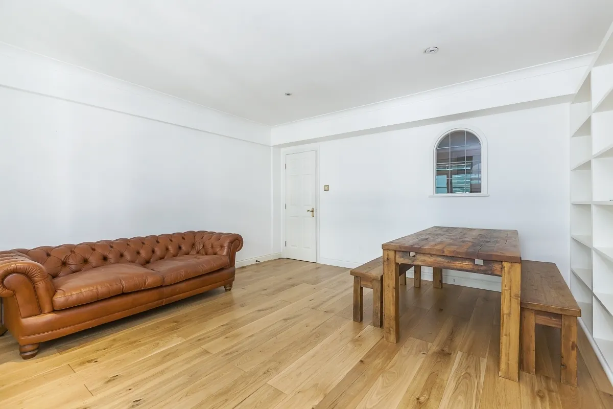 2 bed flat to rent — East Harding Street EC4A, EPC:C