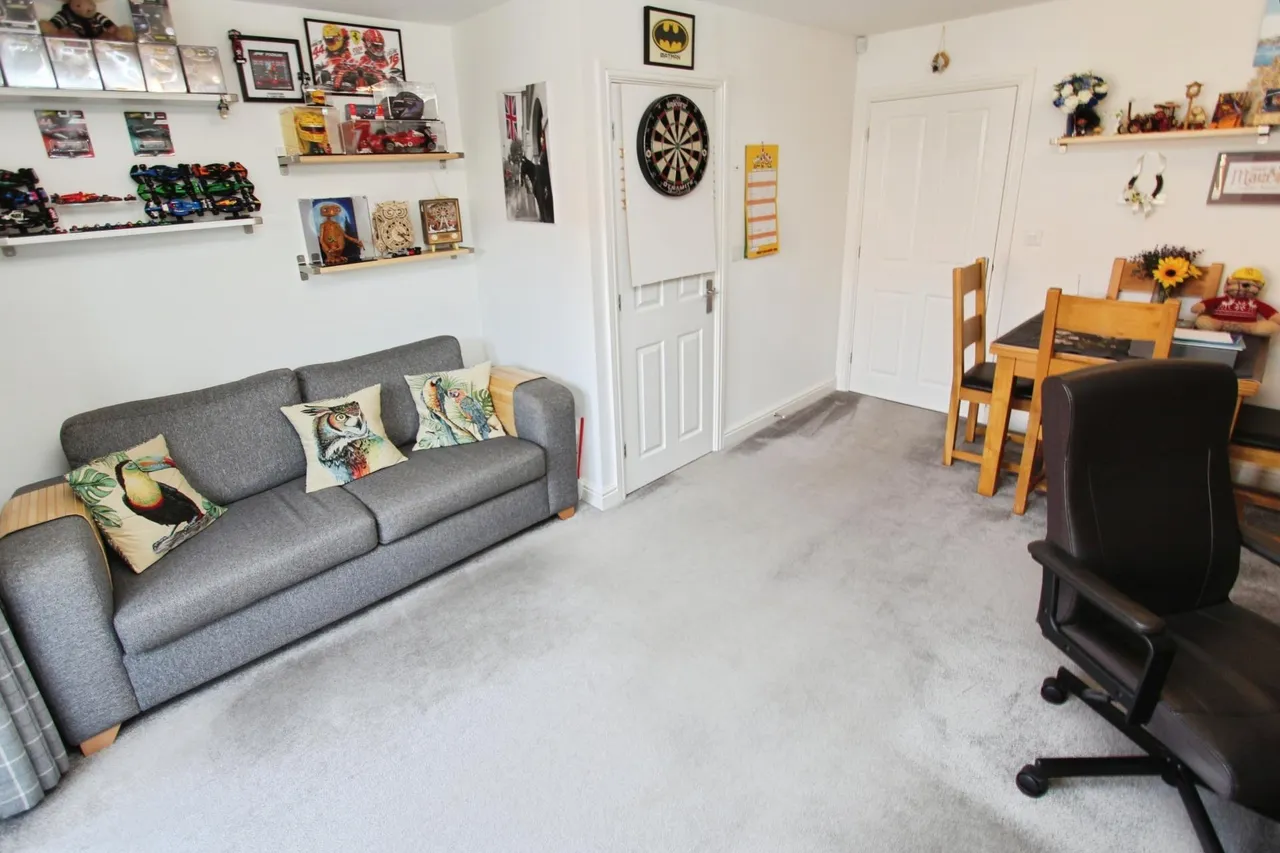 Hollis Close, Stapleford, NG9, photo 6