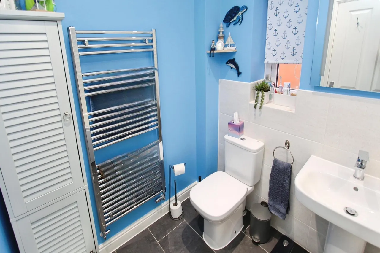 Hollis Close, Stapleford, NG9, photo 17