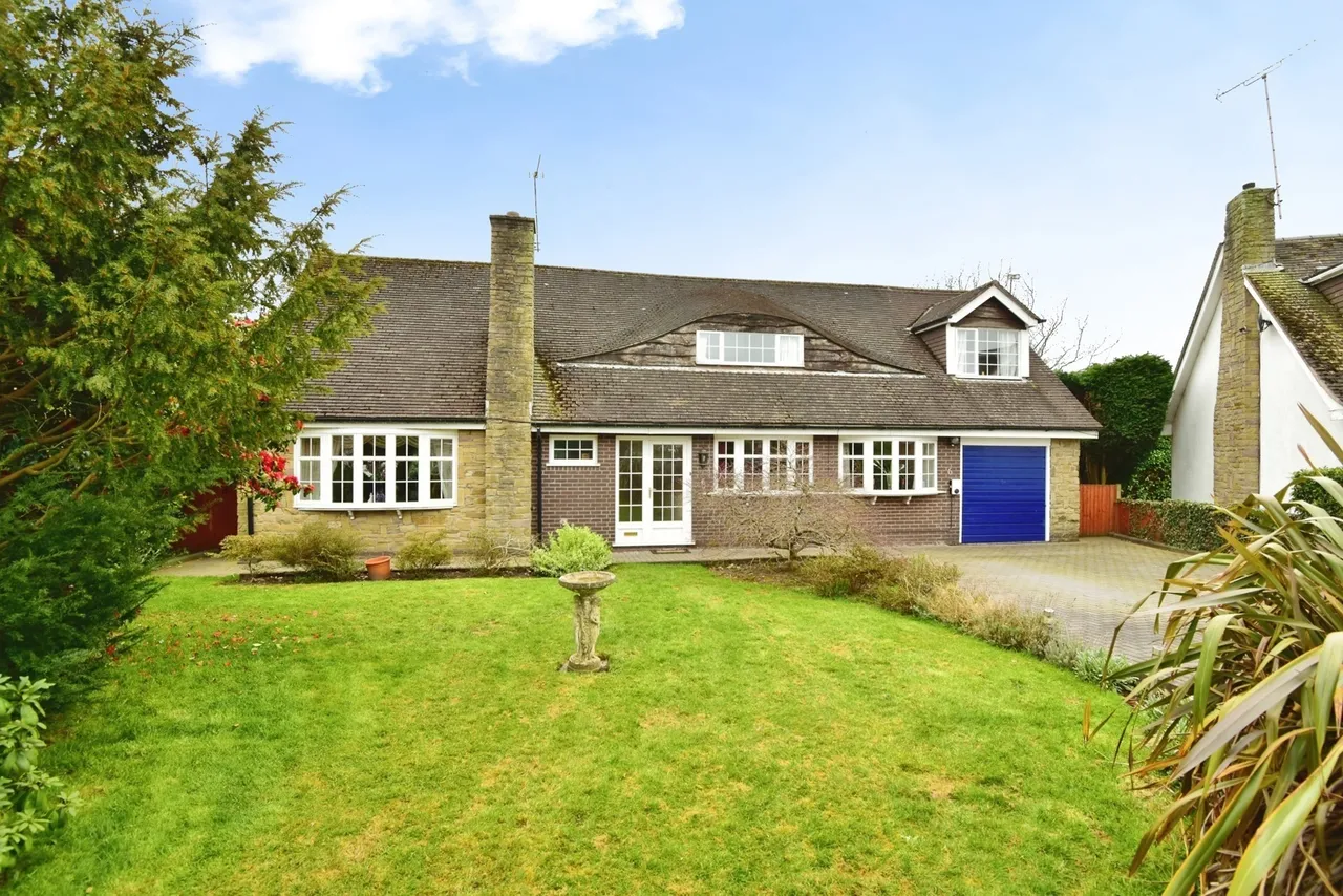 4 bed house for sale — Windsor Drive, Alsager, Stoke-on-Trent, Cheshire, ST7