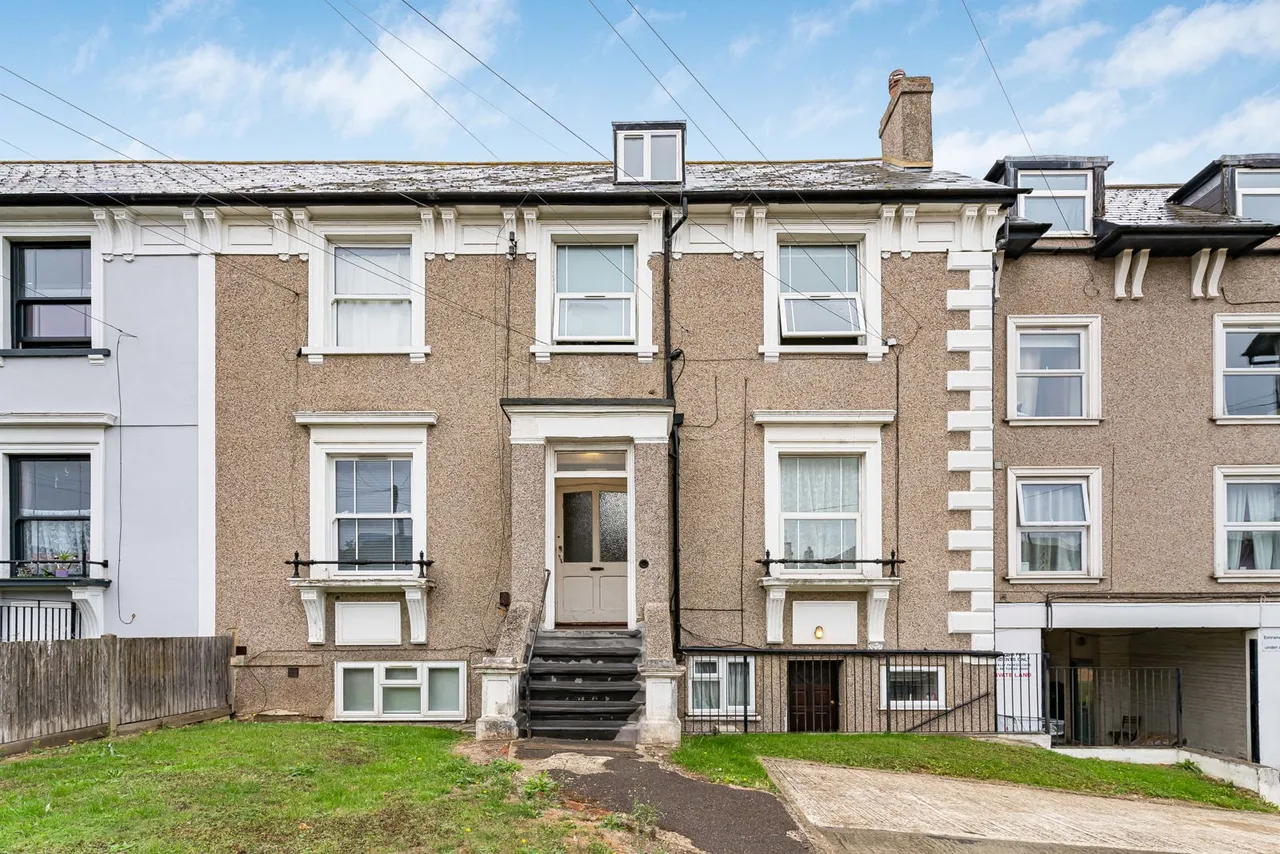 1 bed flat for sale, Holmesdale Road, London, SE25