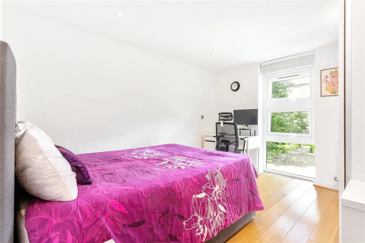 Whitelands Crescent, London, SW18, photo 8