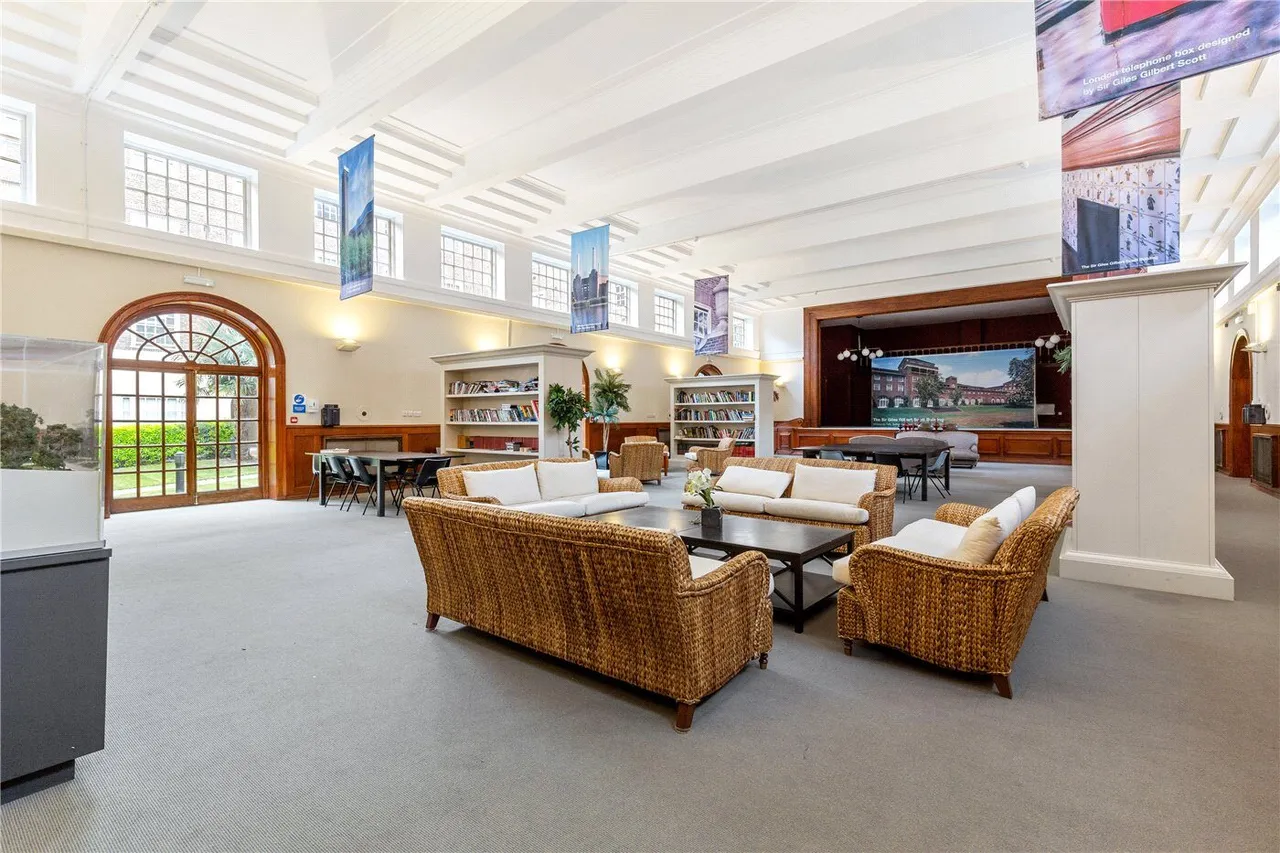 Whitelands Crescent, London, SW18, photo 12