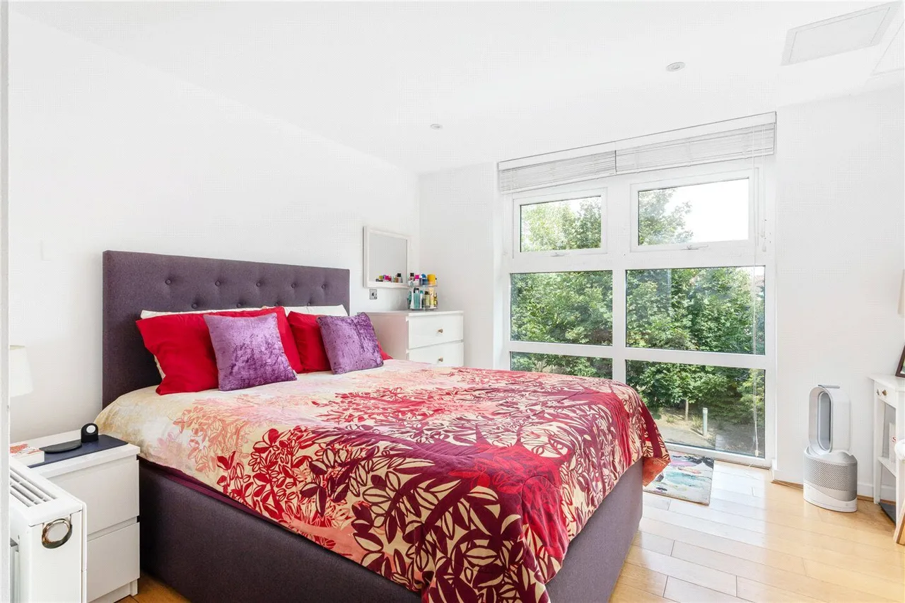 Whitelands Crescent, London, SW18, photo 6