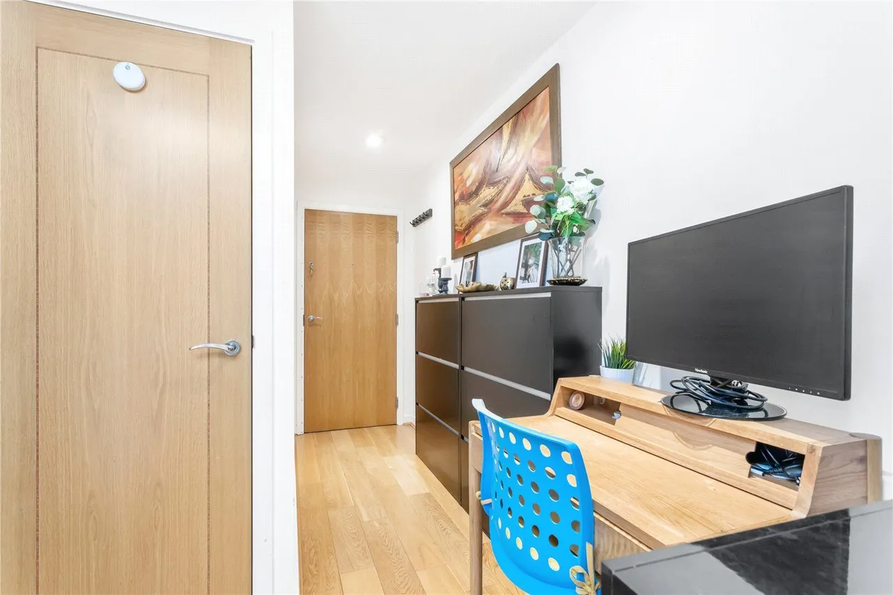 Whitelands Crescent, London, SW18, photo 13