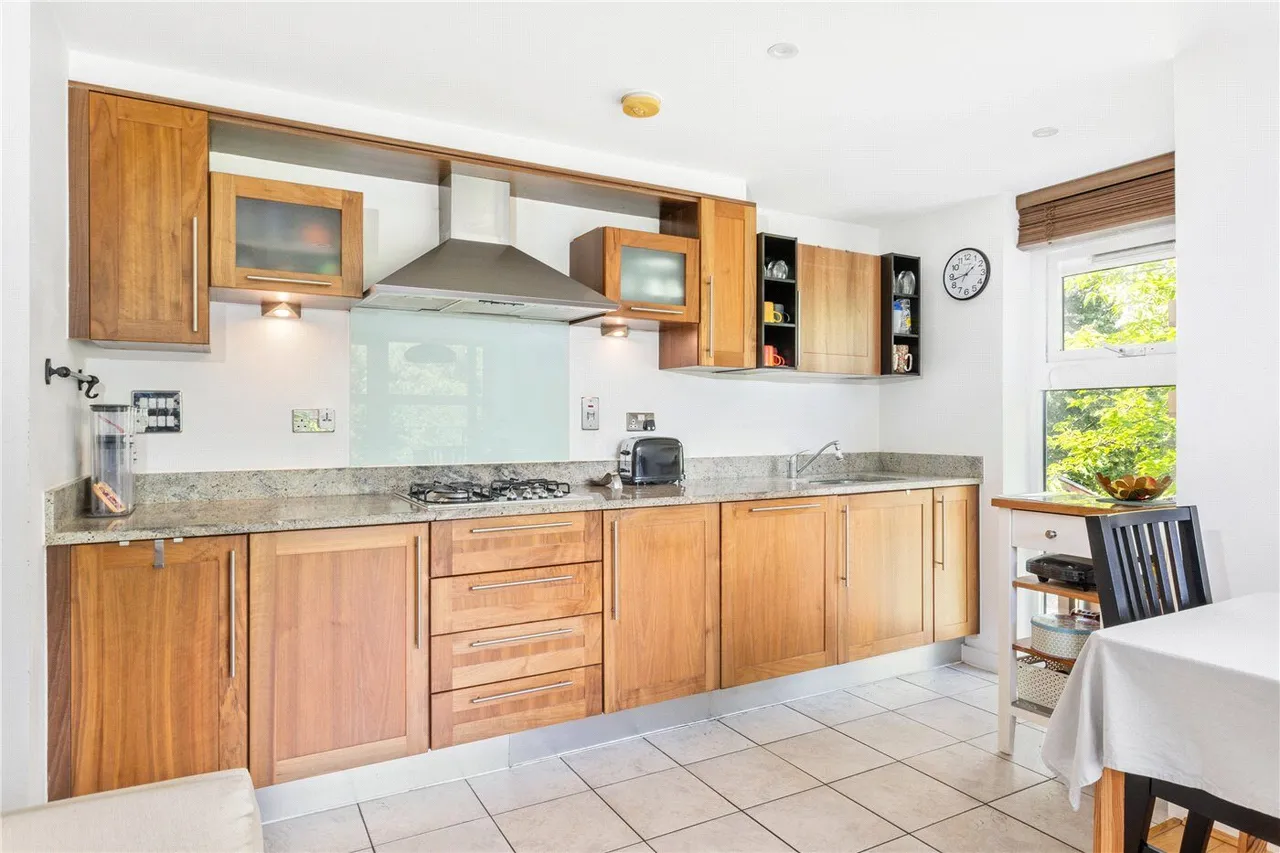Whitelands Crescent, London, SW18, photo 4