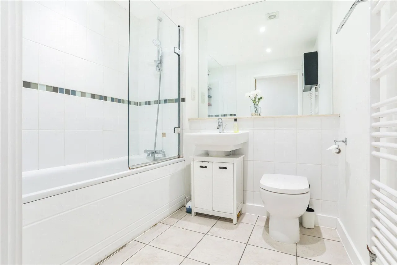 Whitelands Crescent, London, SW18, photo 9