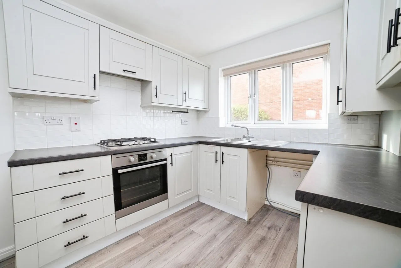 Brandon Walk, SUTTON-IN-ASHFIELD, Nottinghamshire, NG17, photo 3