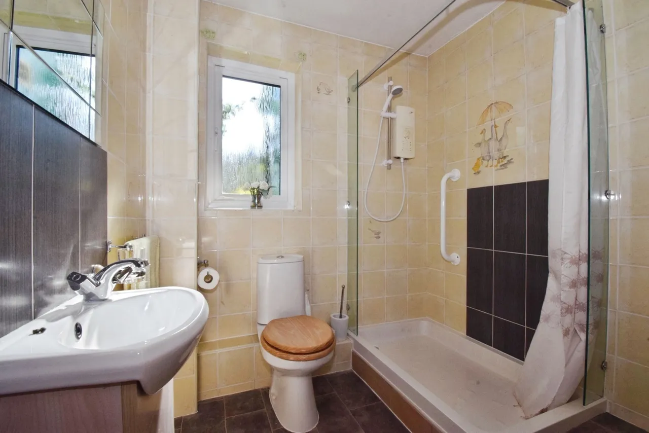 St. James Court, Birstall, LE4, photo 8