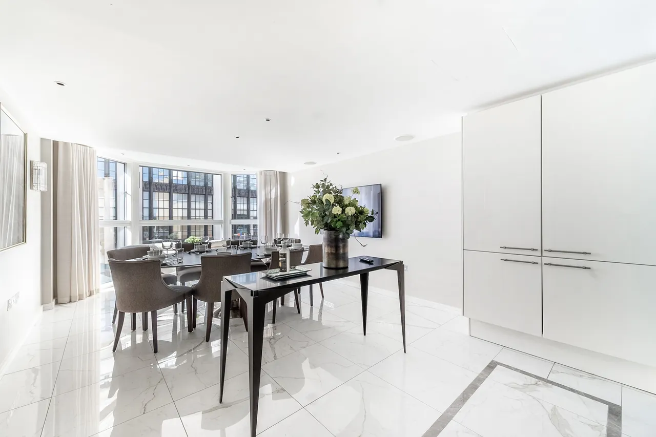 Flat 11, Imperial House, 11-13 Young Street, London, photo 5