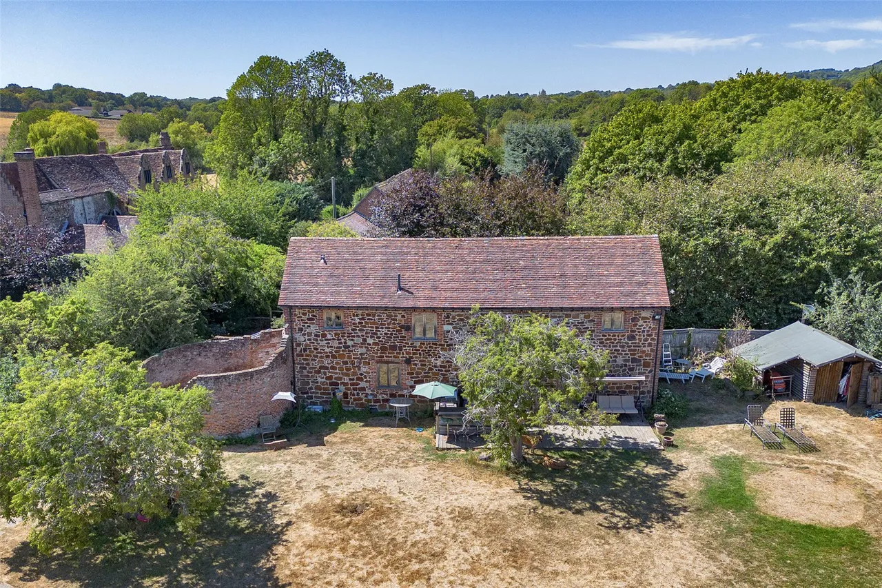 3 bed equestrian facility for sale, Ford Lane, Wrotham Heath, TN15