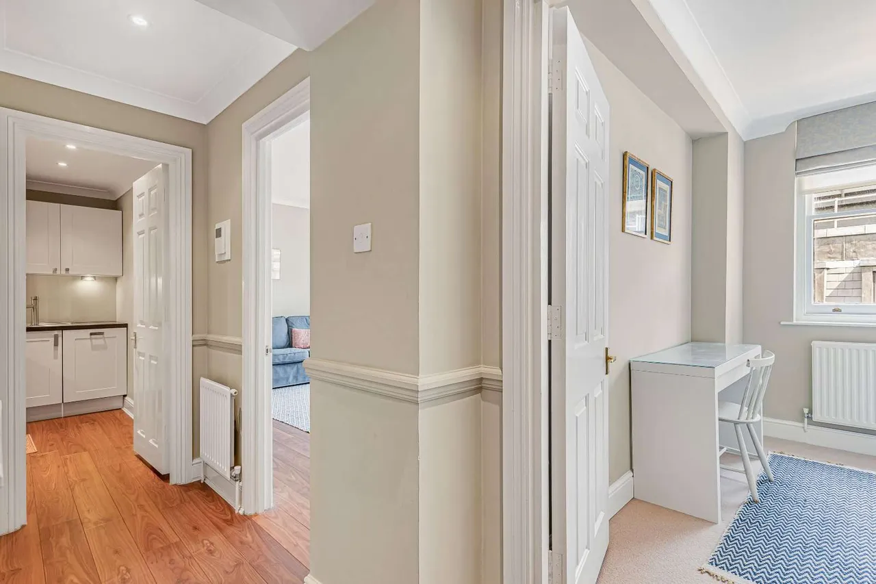 Creechurch Lane, London, EC3A 5AY, photo 11