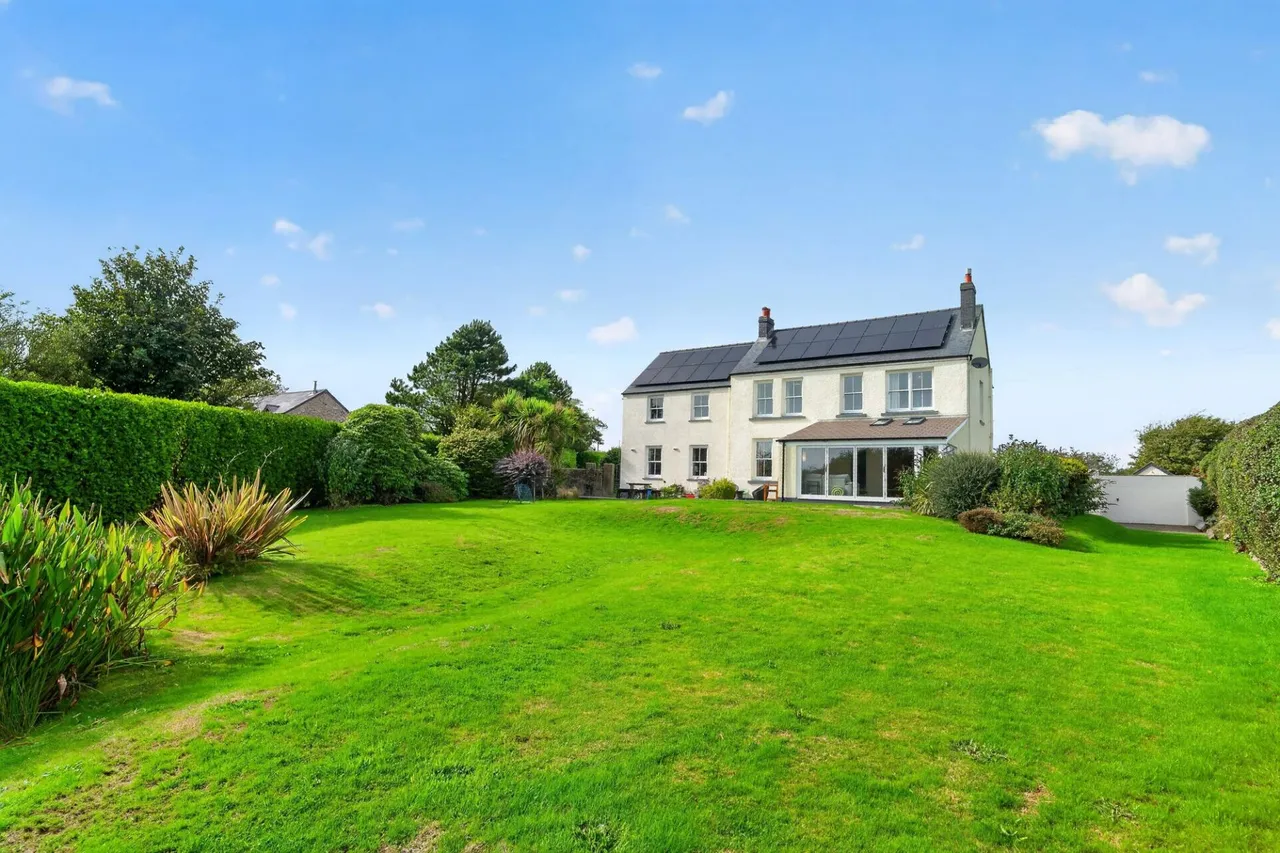 Llanwnda, Goodwick, SA64, photo 2
