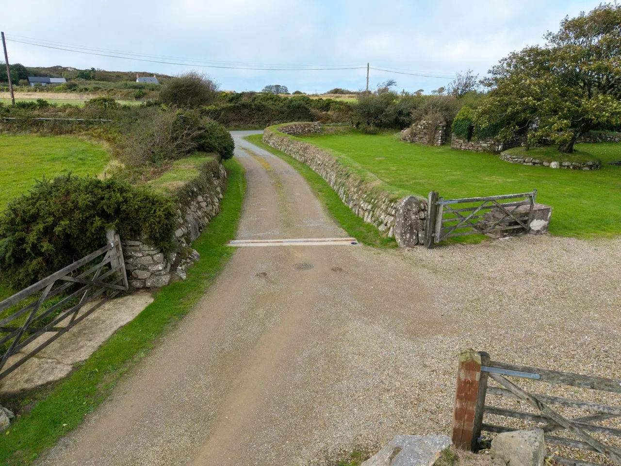 Llanwnda, Goodwick, SA64, photo 85