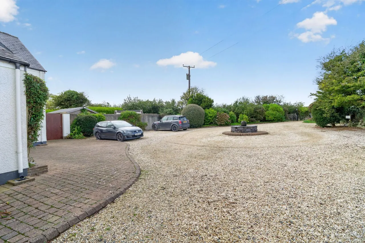 Llanwnda, Goodwick, SA64, photo 50