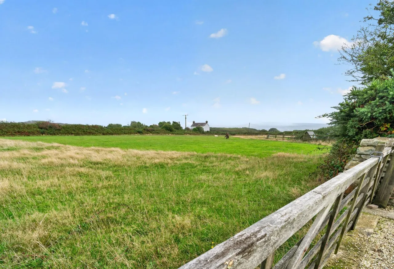 Llanwnda, Goodwick, SA64, photo 66