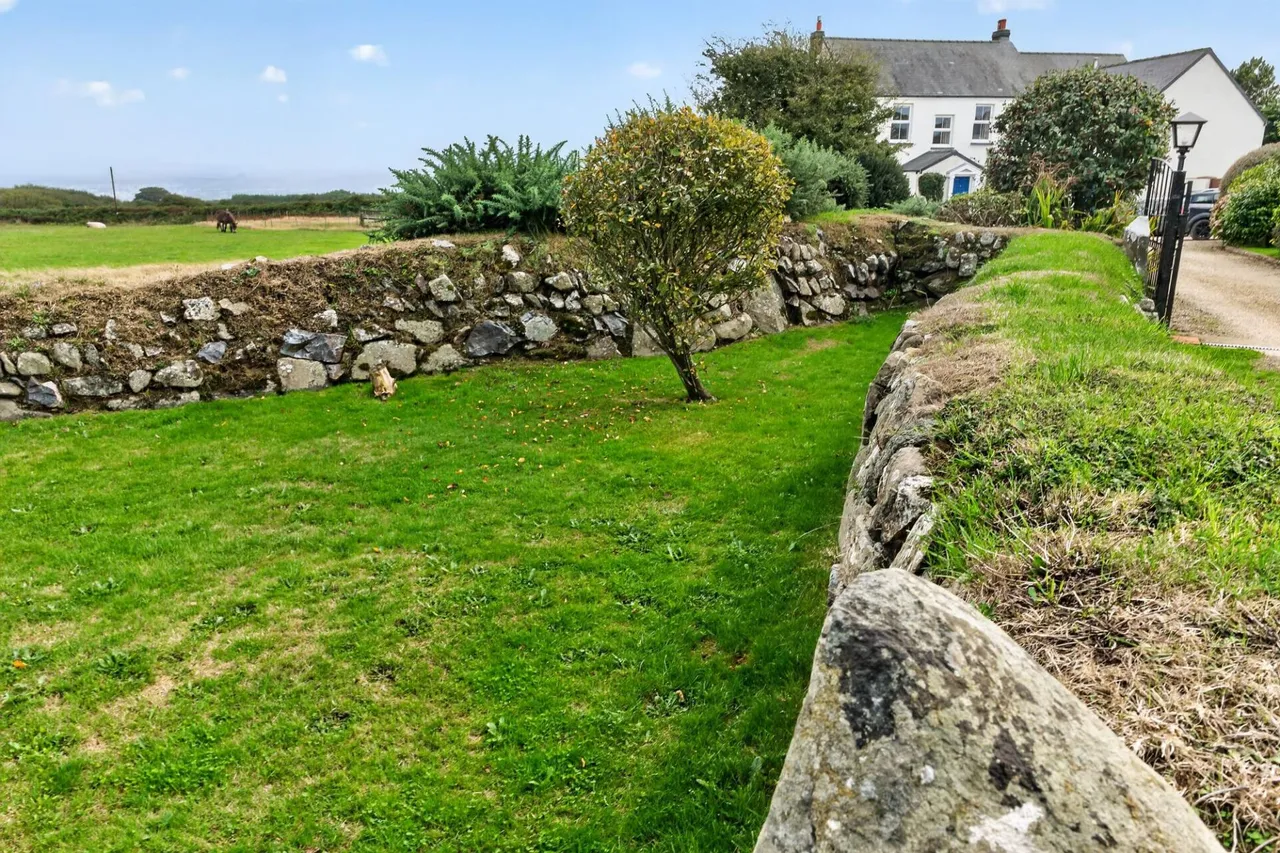 Llanwnda, Goodwick, SA64, photo 64