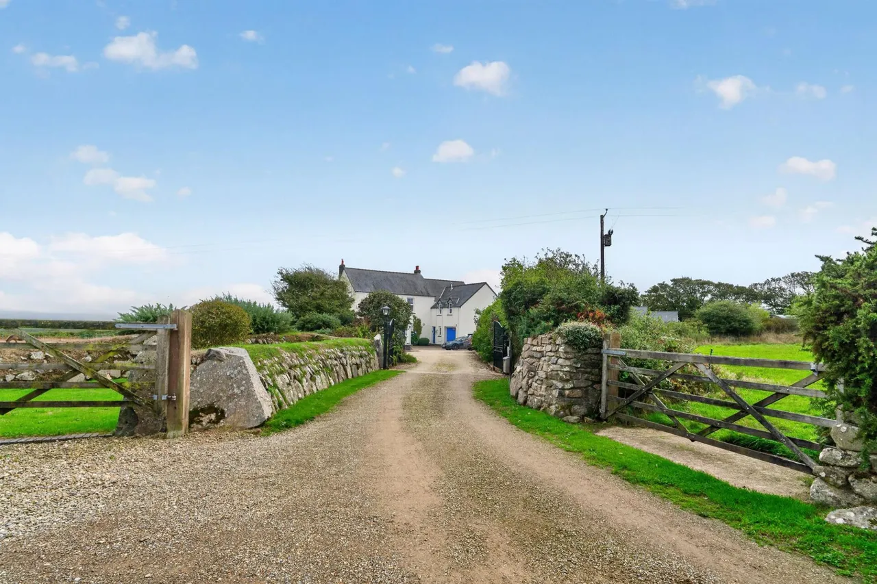 Llanwnda, Goodwick, SA64, photo 46