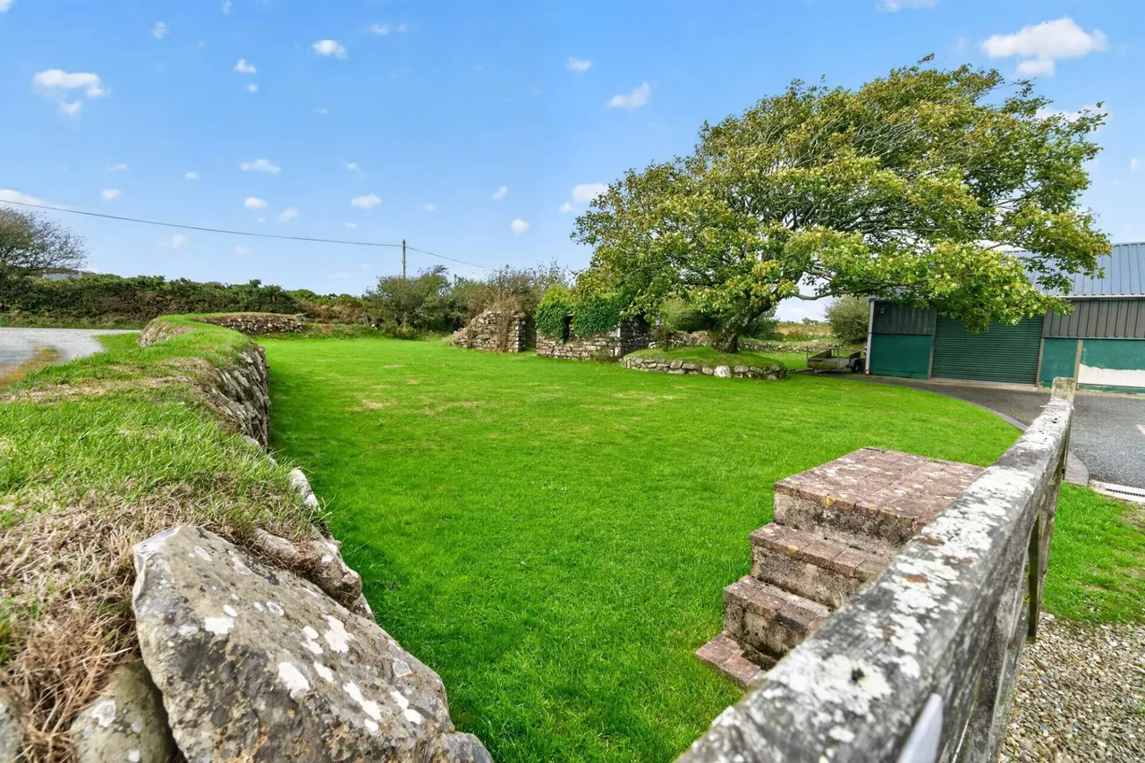 Llanwnda, Goodwick, SA64, photo 44