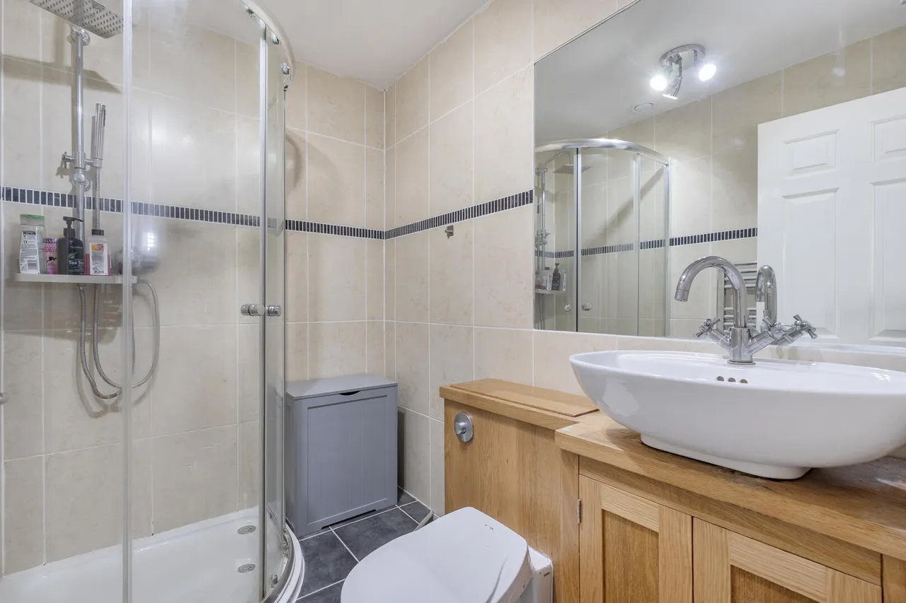 Castell Close, Hilperton, BA14, photo 10
