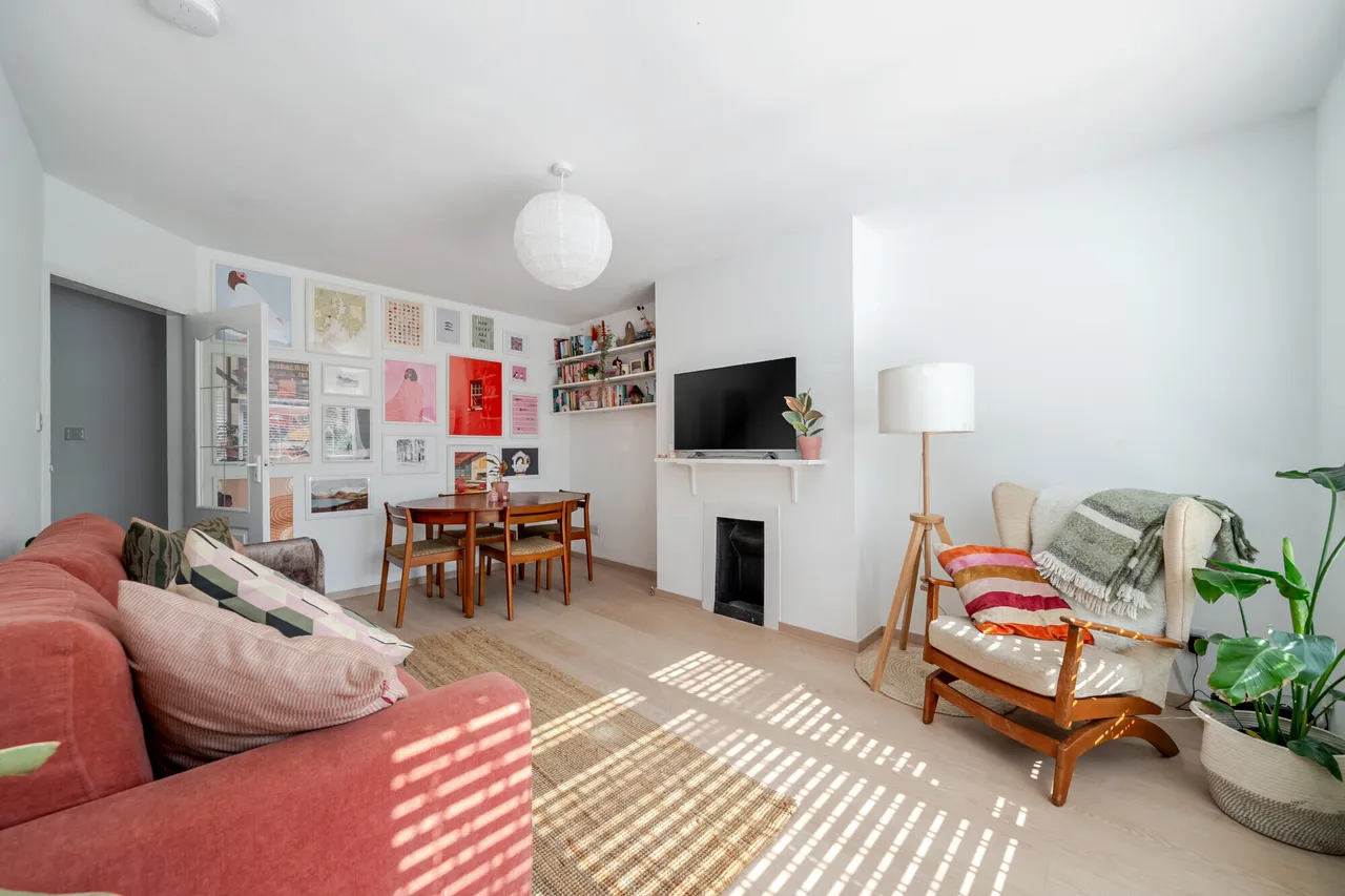 Station Approach, Esher, KT10, photo 10