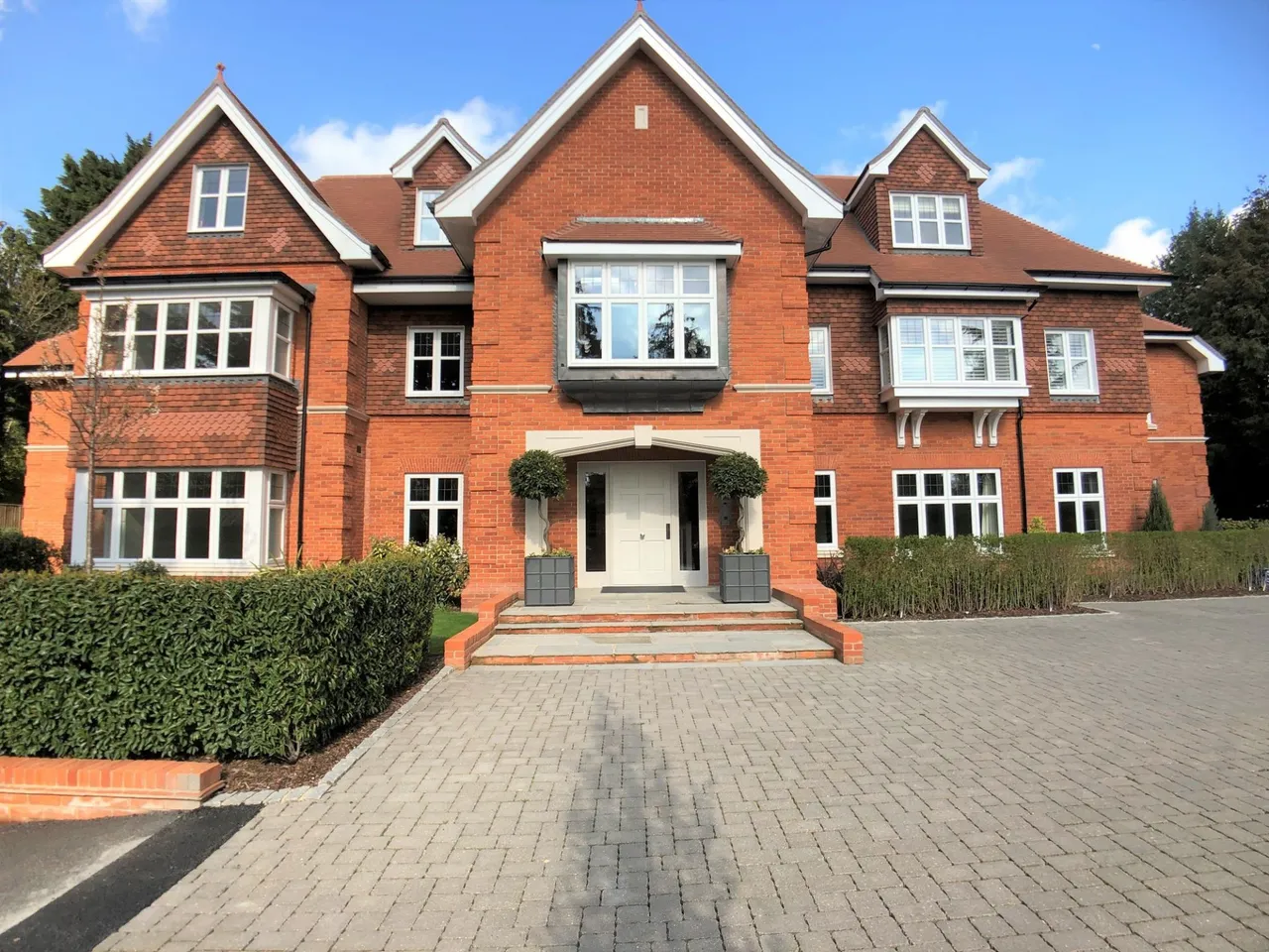 3 bed flat to rent — Penn Road, Beaconsfield, HP9