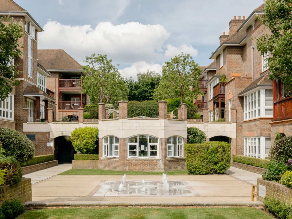 Hammers Lane, London, NW7, photo 29