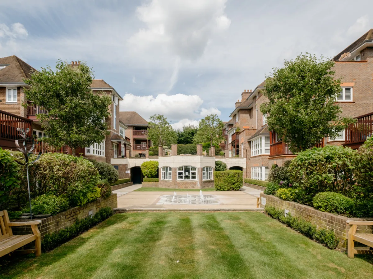 Hammers Lane, London, NW7, photo 5