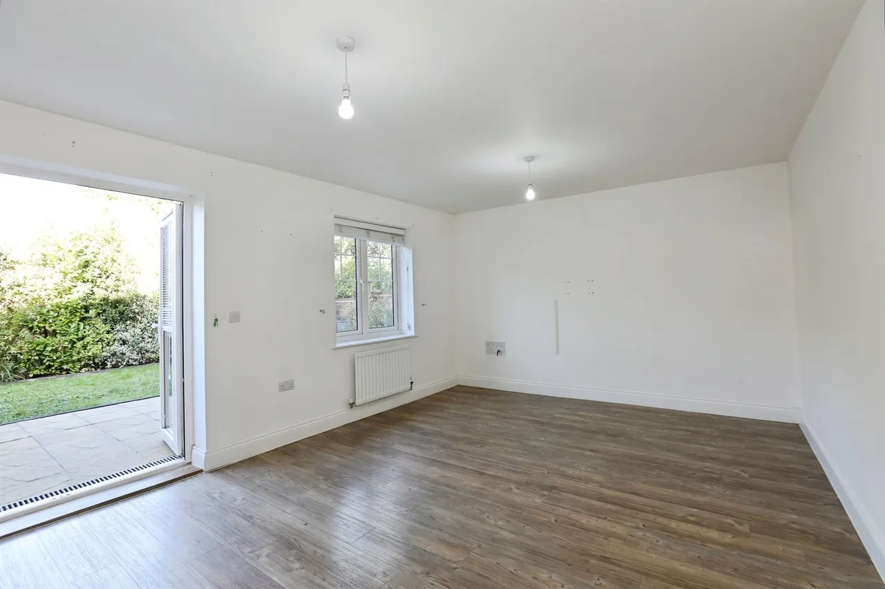 Newick Way, East Grinstead, RH19, photo 5